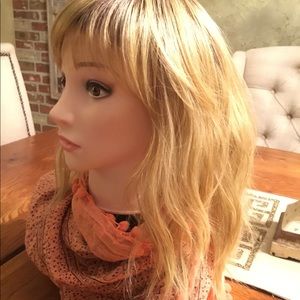 NEW Hairdo brand Long Wave Cut Rooted Gold Blonde